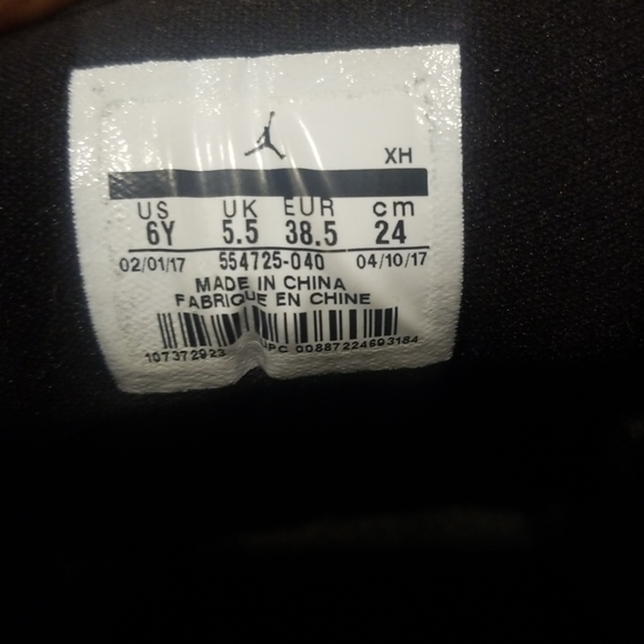 Air Jordan 1 mid retro basketball shoes - Picture 4 of 4